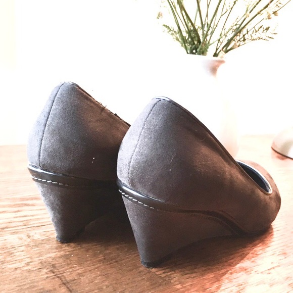 Charcoal grey wedge dress heels **SOLD** - Picture 4 of 5